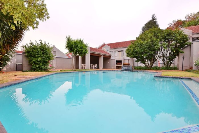 Woodmead Apartment For Sale: 2-Bedroom, Garden, Pool, 24-Hour Security