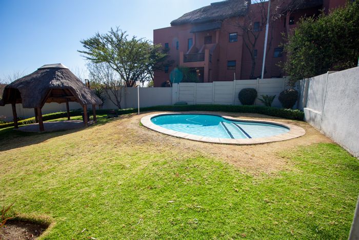 Modern 3-Bedroom Apartment for Sale in Sunninghill with Great Amenities!