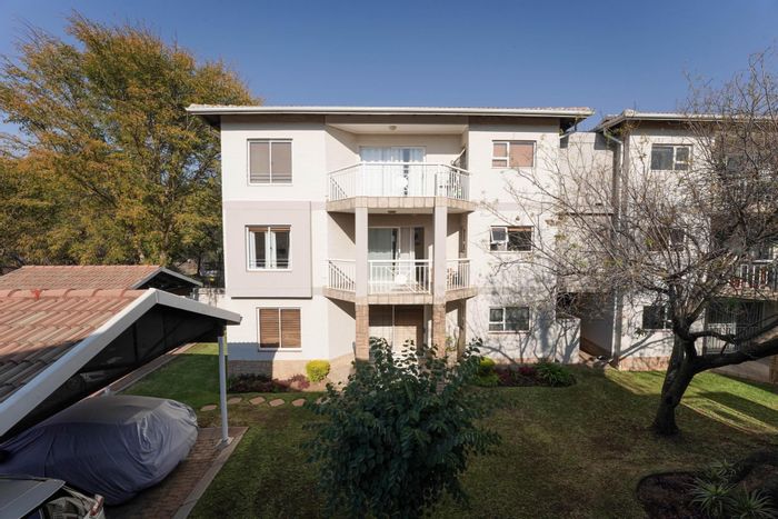 For Sale: 2-Bedroom Apartment in Craigavon with Balcony, Secure Parking, Pet-Friendly.