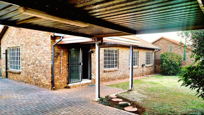 Property #ENT0282235, Townhouse rental monthly in Eldoraigne