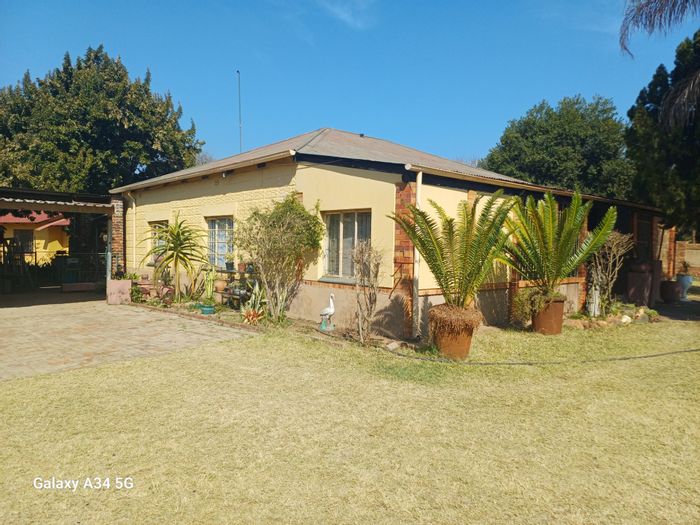 Spacious 3-Bedroom House in Modimolle Central - Ideal for Families and Investors!