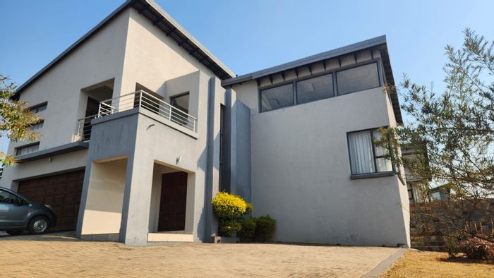 Spacious 4-Bedroom House for Sale in Sonheuwel Ext 1 with Pool and Study!