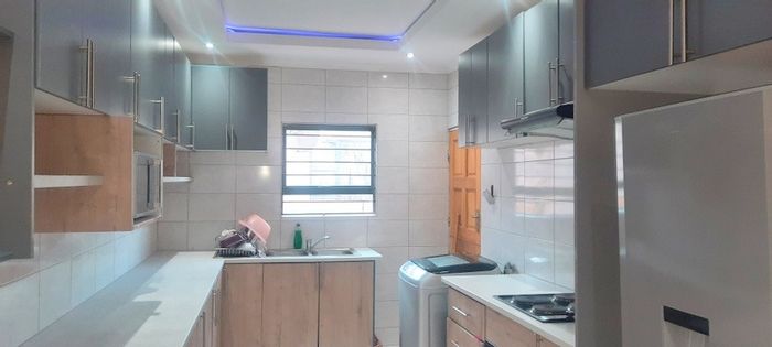 House for Sale in Mahlasedi Park: 3 Bedrooms, automated garage, security features.