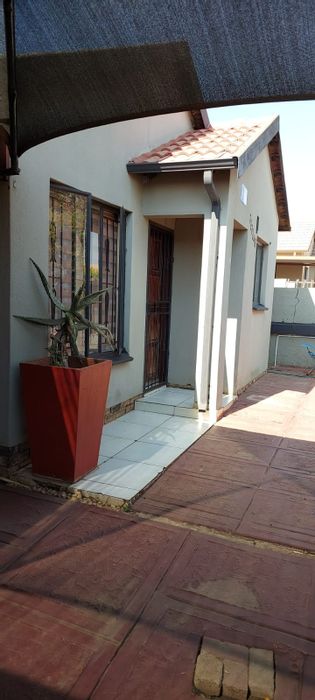 Charming Soshanguve Ext House For Sale: 2 Bedrooms, Garage, Close to Amenities!