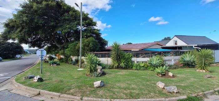 For Sale: Versatile house in Stilbaai Wes with garden, garage, and potential flats.