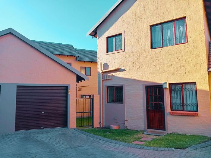 For Sale: Carlswald Townhouse with private garden, clubhouse, pool, and playground.
