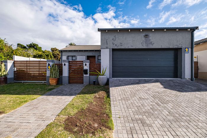 Salisbury Park Duet for Sale: Modern Living with Indoor Braai and Private Courtyard!