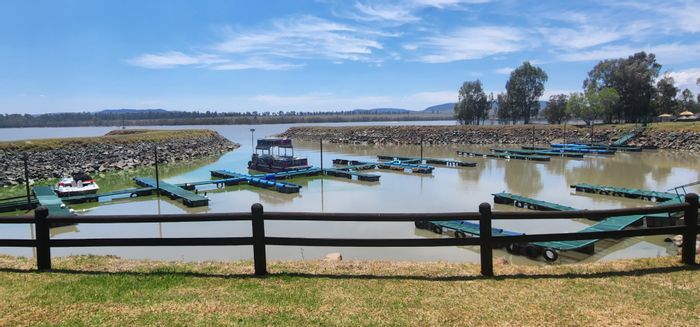 Waterfront House for Sale in Vaal Marina Central with Great Amenities!