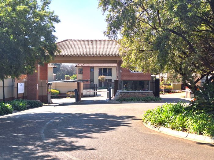 Modern Townhouse in Pretoria East - Secure Estate, Prime Location, Ample Amenities!