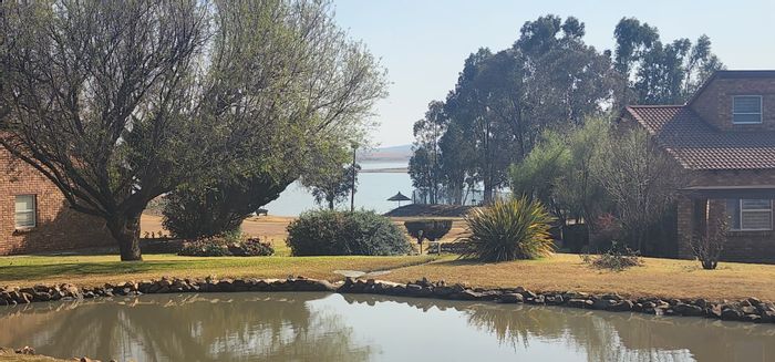 For Sale: House in Vaal Marina Central with Boating Facilities and Modern Amenities!