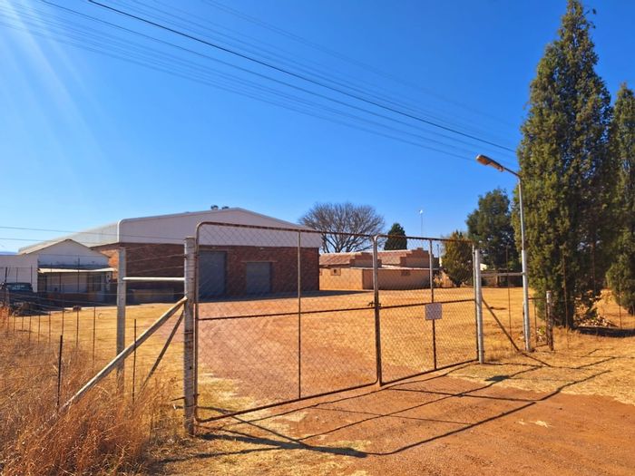 Rietfontein AH Small Holding For Sale: Industrial space, residential home, and ample water supply.