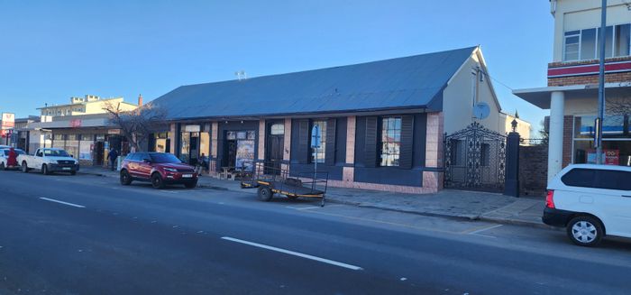 Retail Investment Opportunity in Middedorp: Four Shopfronts and Eight Flats for Sale!