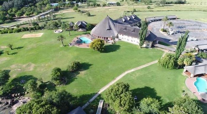 Parys Central Farm For Sale: Conference, Accommodation, Wedding Venue with River Access.