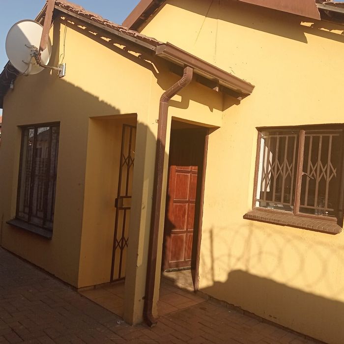 Affordable Family Home in Soshanguve East - Close to Schools and Amenities!