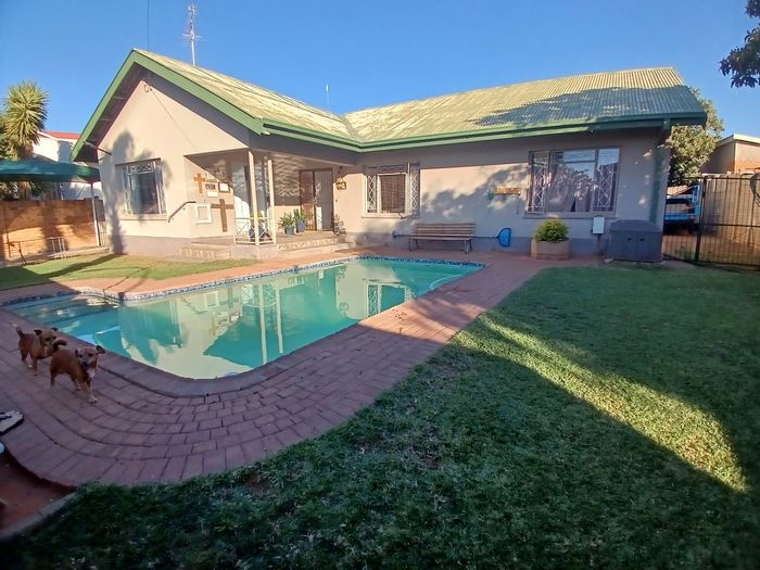 Spacious Family Home in Albertynshof with Pool, Security, and Prime School Access!