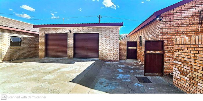 For Sale: Townhouse in Cassandra with 2 bedrooms, garage, and no levies.