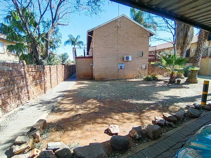 Secure 2-Bedroom Townhouse for Sale in Pretoria North's The Orchards Estate!