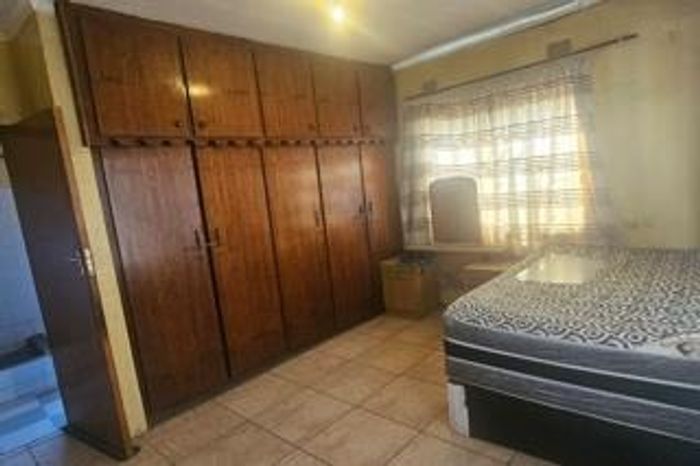 Seshego A House for Sale: 3 Bedrooms, Close to Schools and Shopping