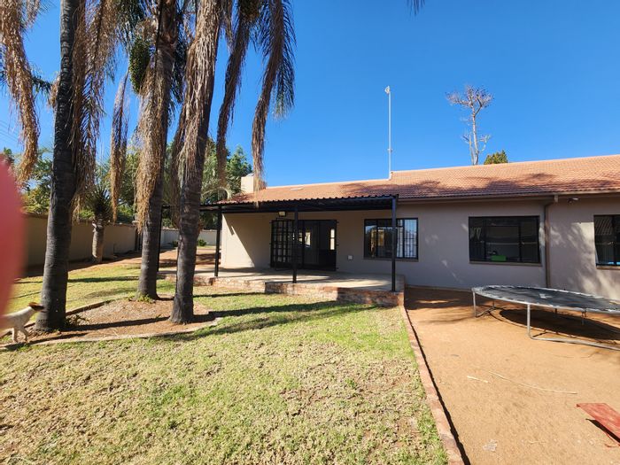 Spacious 4-Bedroom House in Welgelegen, For Sale with Great Amenities and Security