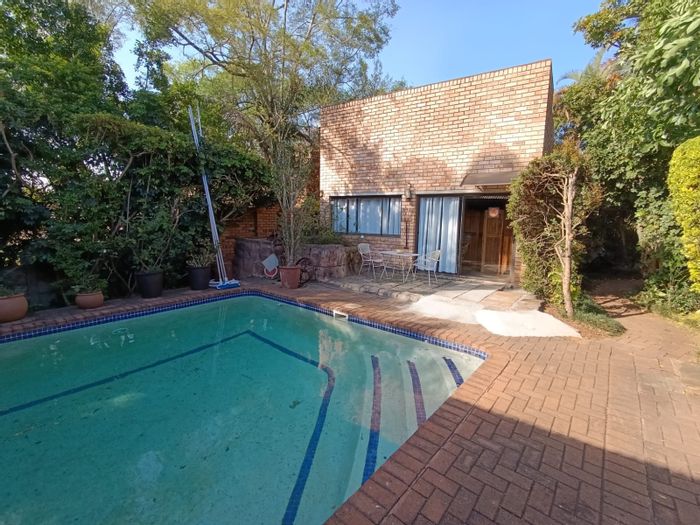 For Sale: Seven-bedroom house in Sonheuwel Ext 1 with pool and lapa.