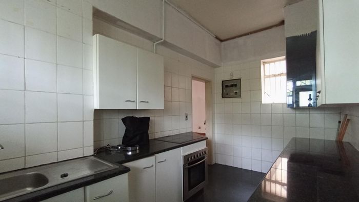 Spacious 3-Bedroom Apartment for Sale in Prime Illovo Location with Double Garages!