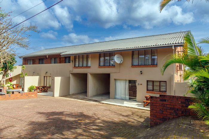 For Sale: Apartment in St Lucia Central with 3 bedrooms, study, and scullery.