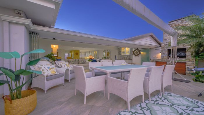 Duet For Sale in Beverley Hills Estate: Ocean views, outdoor entertaining, tech smart home.