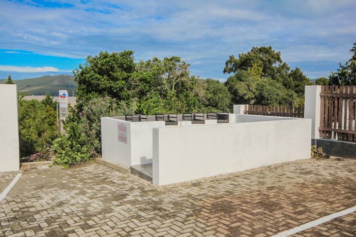 For Sale: Apartment in Westhill with open-plan living, secure parking, and communal braai.