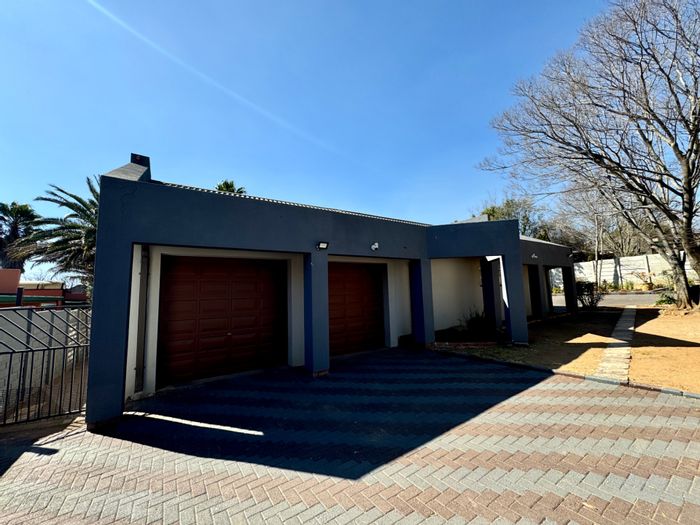 For Sale: House in Trichardt with 5 bedrooms, pool, gym, and 4 garages.