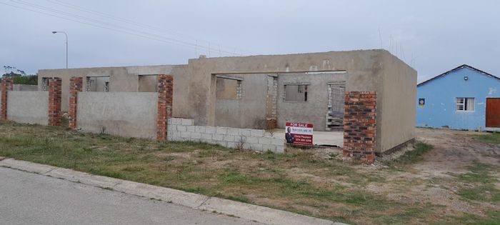 For Sale: House in Parsonsvlei, close to freeway and shopping center.