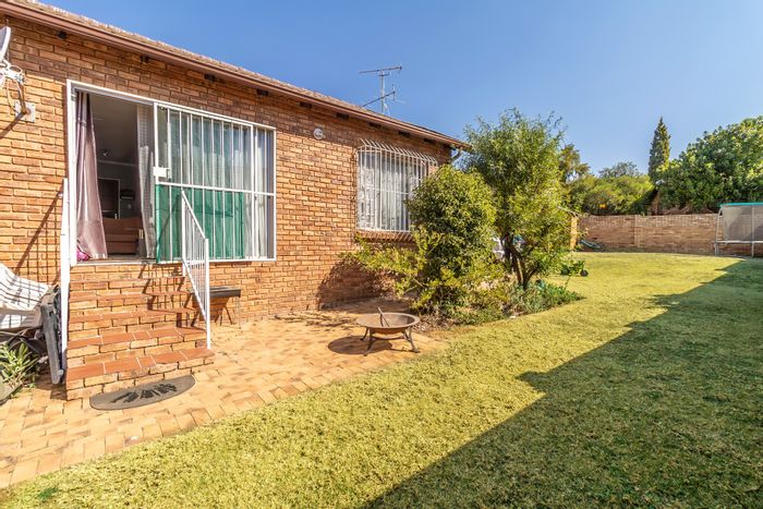 For Sale: Townhouse in Honeydew Ridge with garden, carport, and secure access.