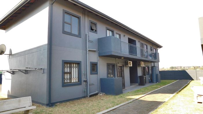 Trenance Manor Apartment For Sale: 2 Bedrooms, Living Room, Kitchen, Private Viewing Available.