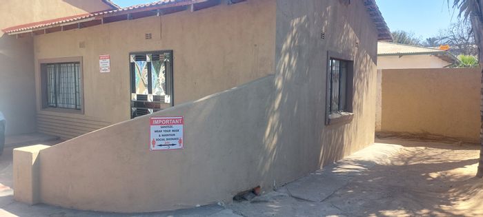 House for Sale in Polokwane Central: Student accommodation, parking, security, income potential.