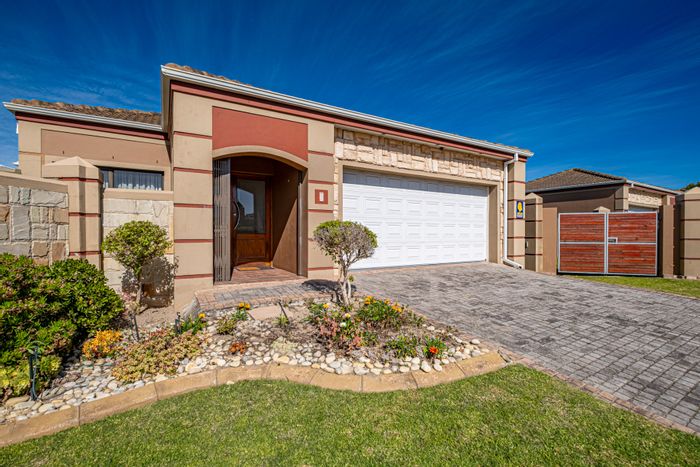 Parsons Ridge Townhouse For Sale: 3 Bedrooms, Indoor Braai, Secure Complex, Garden.