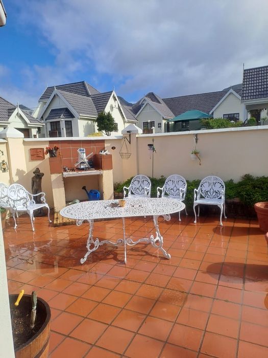 Kleinmond Central House For Sale: 2 Bedrooms, Loft with Ocean View, Veranda.