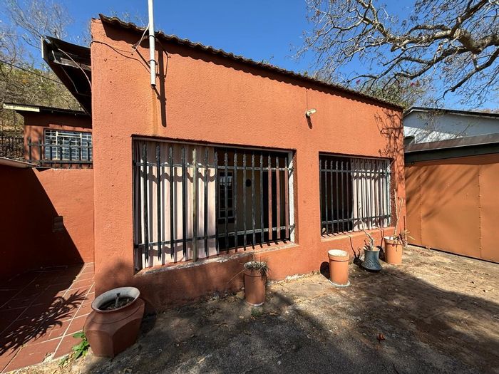 House for Sale in Numbipark: 2 bedrooms, granny flat, double garage, scenic views.