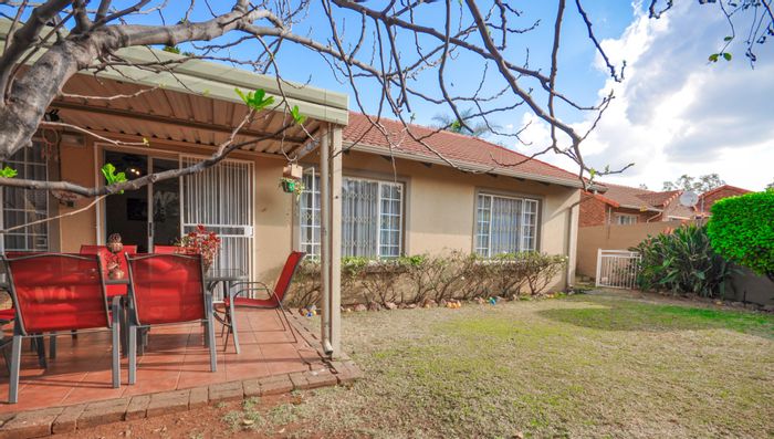 For Sale: Willow Park Manor Townhouse with garden, 3 bedrooms, and security features.