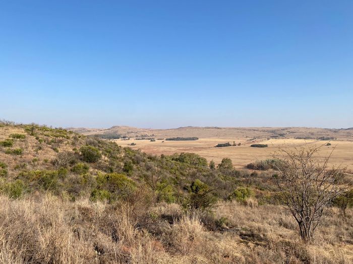 Rustenburg Rural Farm For Sale: 208.61 hectares with water access and electricity.