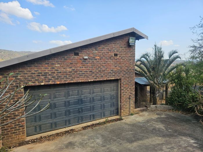 Nelspruit Rural Small Holding For Sale: Two houses, three boreholes, scenic views.