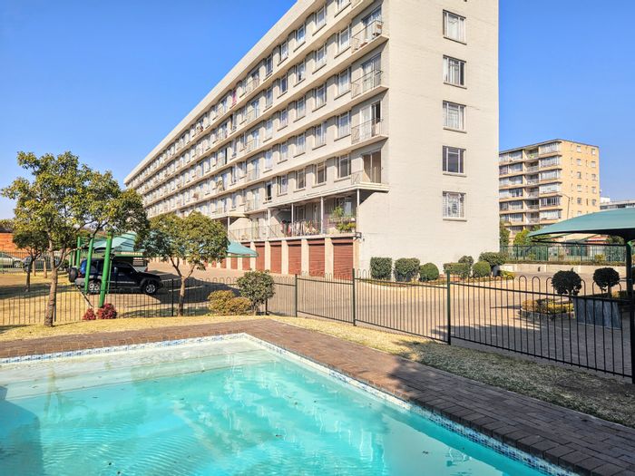 Queenswood Apartment For Sale: 2 beds, pool, garage, balcony, secure parking.