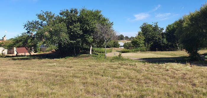 Vacant Land Residential For Sale in Vaal Marina Central with golf course and amenities.