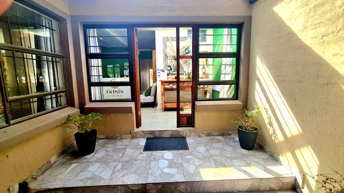 4-bedroom house in Mnandi to rent with air-conditioning, solar, and outdoor space.