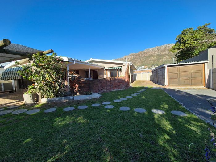 Gordons Bay Central House For Sale: 3 beds, office space, garden with braai.