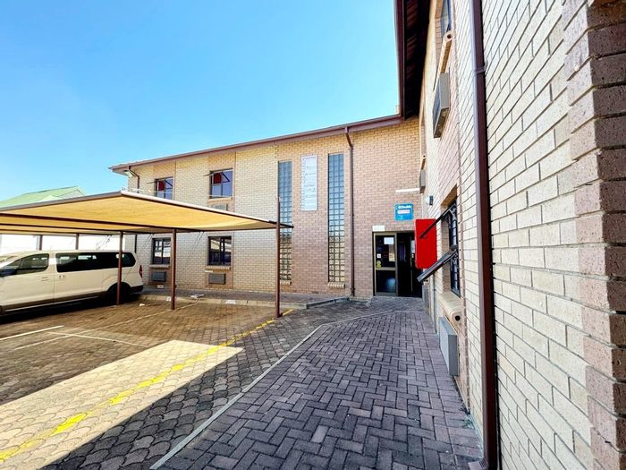 Versatile office in Polokwane Central for sale, includes reception, kitchen, parking.