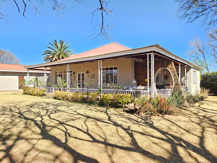 Lydenburg Central House For Sale: Spacious home, upgraded kitchen, wraparound porch, and more.