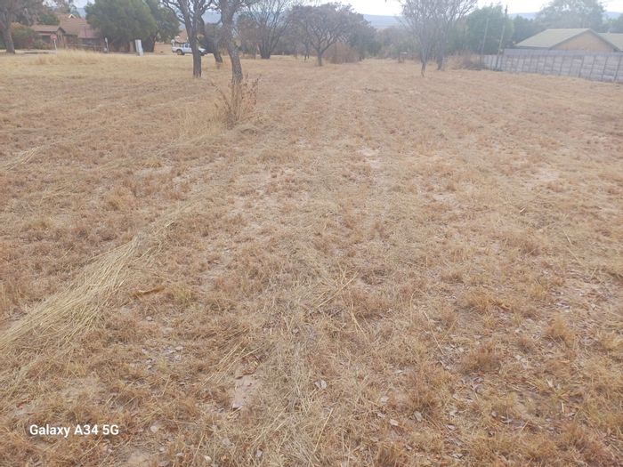 Vacant Land Residential in Modimolle Central: 1200 m2, near schools and amenities. For Sale.