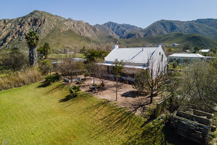 Montagu Central Small Holding For Sale: 4 en-suites, irrigation, garage, and views.