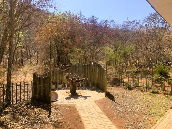 Eco-friendly house for sale in Modimolle Rural, featuring solar amenities and wildlife views.