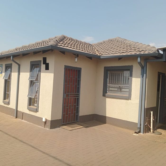 3-Bedroom House in Soshanguve Central For Sale with Carport and Security Features.