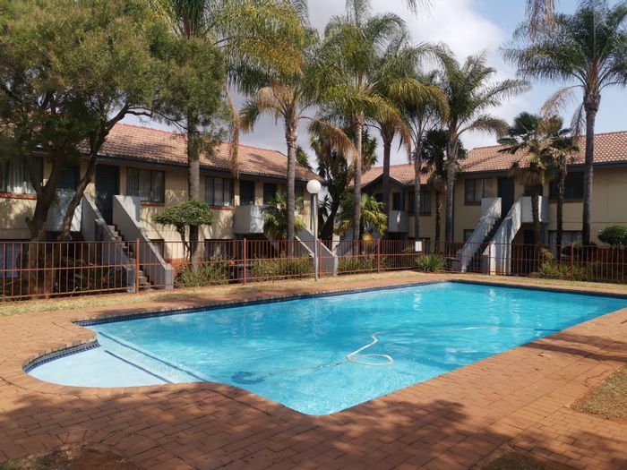 For Sale: Apartment in Philip Nel Park with rental income, pool, and amenities.